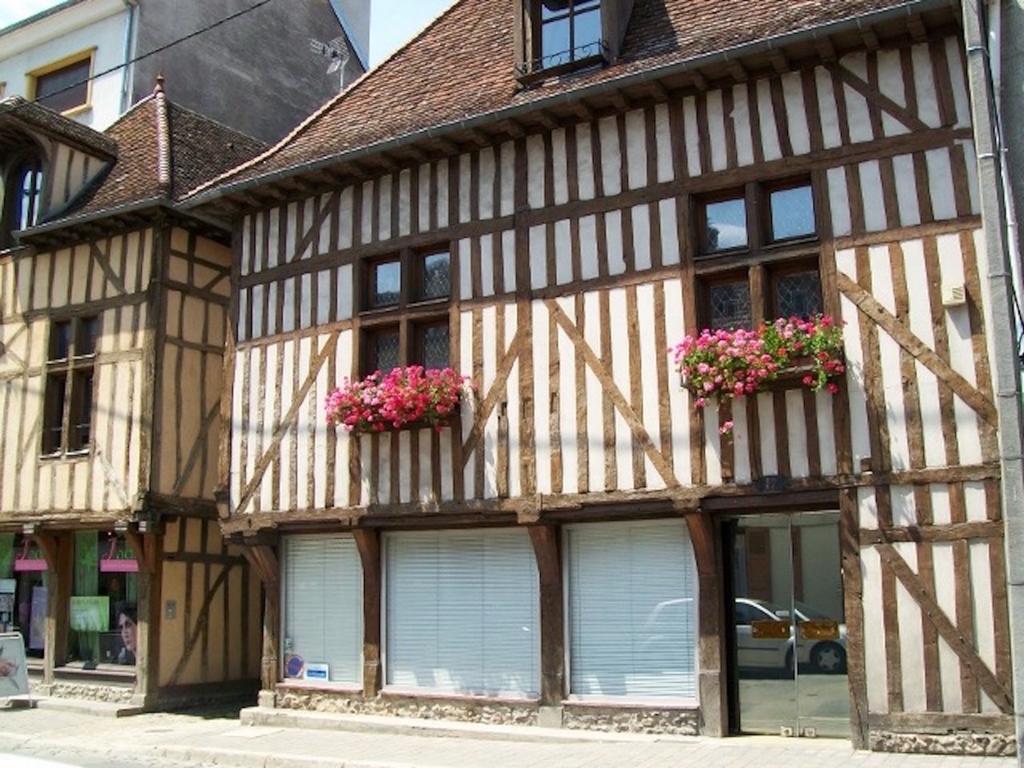 Le Clos Saint Nizier Troyes - Cathedrale- Parking - Wifi Zewnętrze zdjęcie